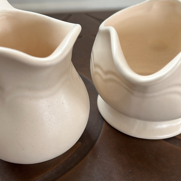 Vintage Pfaltzgraff Remembrance Creamer and Gravy Server - Picture 5 of 8